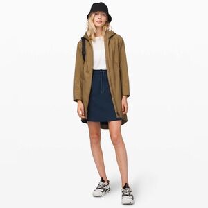 Lululemon On the Fly skirt in black Luxtreme or woven fabric size 6